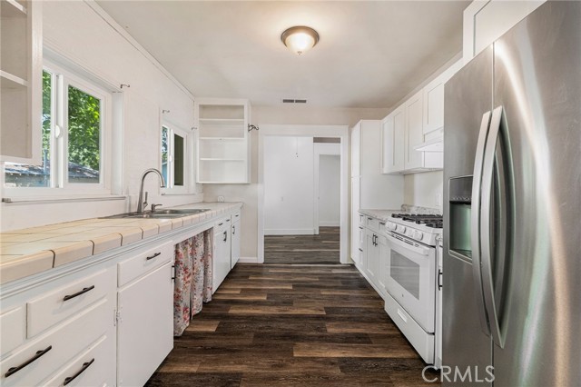 Detail Gallery Image 8 of 60 For 1617 Hemlock St, Chico,  CA 95928 - 4 Beds | 3 Baths