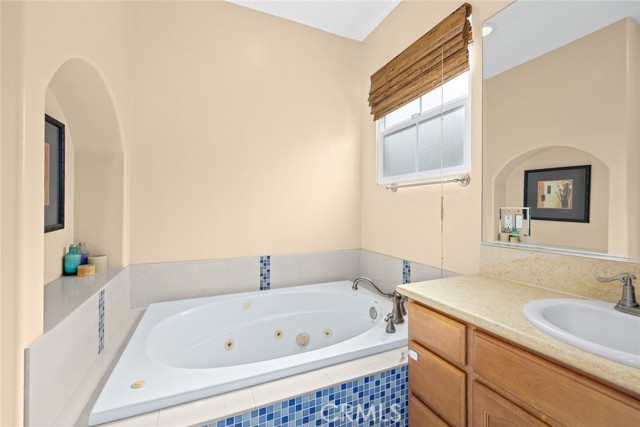 Detail Gallery Image 10 of 17 For 526 Fano St a,  Monrovia,  CA 91016 - 3 Beds | 2/1 Baths