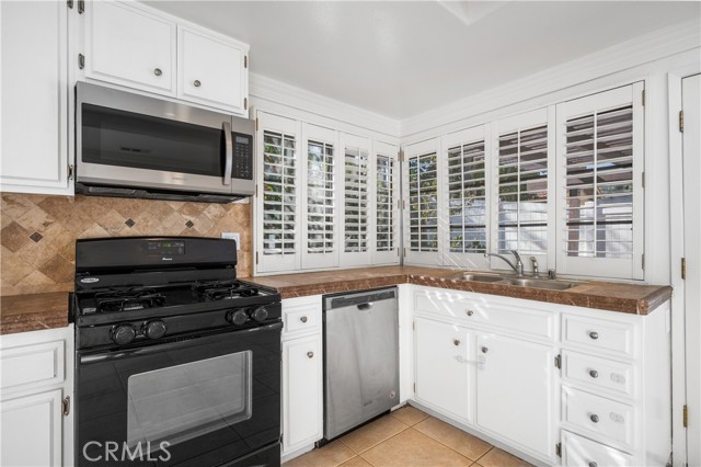 Detail Gallery Image 14 of 53 For 4755 Satin Bell Dr, Corona,  CA 92878 - 3 Beds | 2 Baths