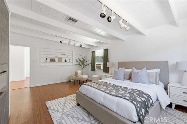 Detail Gallery Image 15 of 34 For 18638 Malden, Northridge,  CA 91324 - 4 Beds | 2 Baths