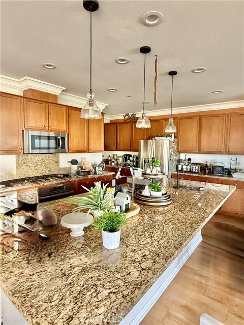 Detail Gallery Image 2 of 53 For 1632 Manti Ct, Beaumont,  CA 92223 - 5 Beds | 4 Baths