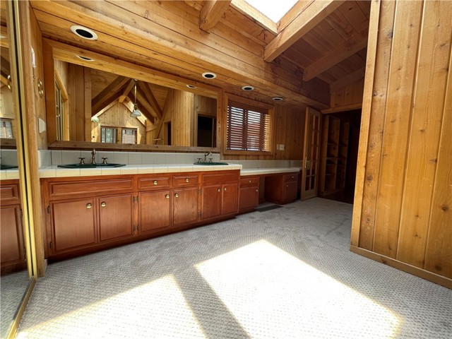 28665 Willow Road, Lake Arrowhead CA: https://media.crmls.org/medias/e35da0e3-31cb-498b-890e-41950b1ae4e2.jpg