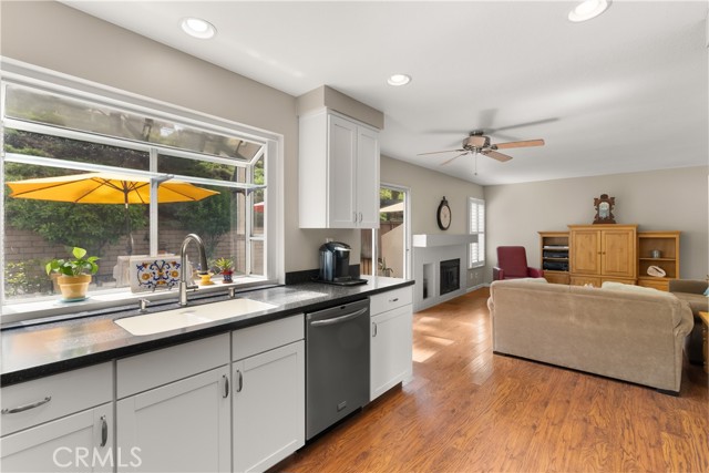 Detail Gallery Image 10 of 38 For 21242 Bristlecone, Mission Viejo,  CA 92692 - 4 Beds | 3 Baths