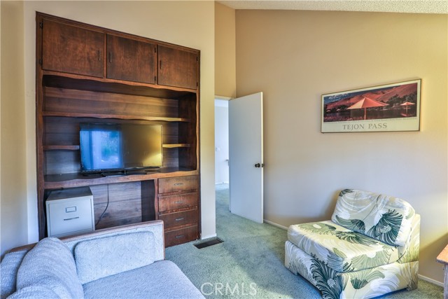 Detail Gallery Image 35 of 40 For 672 Greendale Ln, Pomona,  CA 91767 - 4 Beds | 2/1 Baths