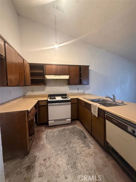 Detail Gallery Image 8 of 21 For 1644 N Tipton St, Visalia,  CA 93292 - 2 Beds | 1 Baths