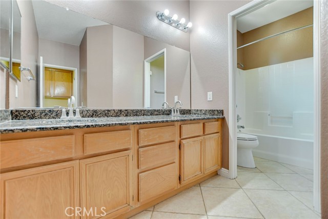 12139 Serra Avenue, Chino CA: https://media.crmls.org/medias/e35eccb9-3fb9-4529-bdd5-071592446755.jpg