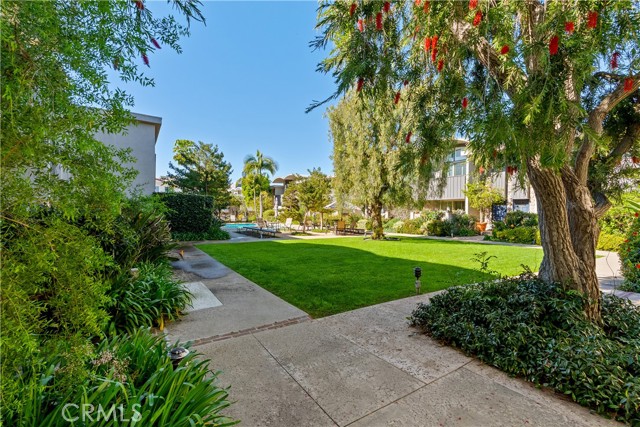 Detail Gallery Image 30 of 40 For 13231 Fiji Way #H,  Marina Del Rey,  CA 90292 - 3 Beds | 2/1 Baths