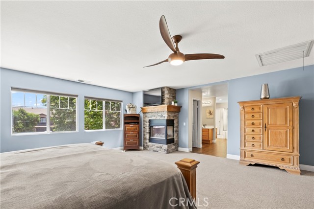 13139 Derby Avenue, Chino CA: https://media.crmls.org/medias/e360fed7-4da8-438c-9ceb-67130e09d16b.jpg