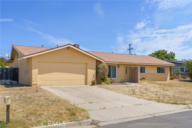 539 Dahlia Place, Santa Maria CA: https://media.crmls.org/medias/e361372a-88b6-47fc-896b-6bfb83409ce2.jpg
