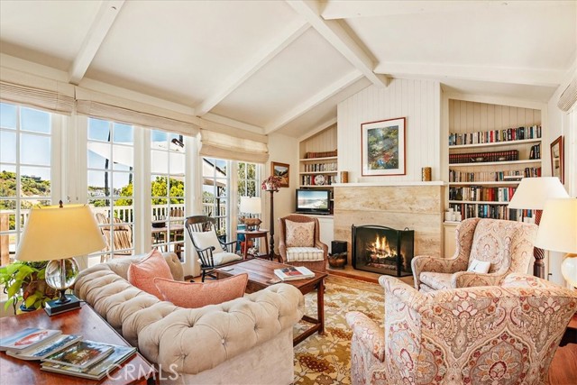 1078 Wykoff Way, Laguna Beach CA: https://media.crmls.org/medias/e3615d3e-2cbd-48f1-bdcf-3ae00ee6db71.jpg