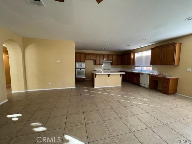 14933 Meridian Place, Moreno Valley CA: https://media.crmls.org/medias/e36166b8-4fde-4271-a34d-a872180651d7.jpg