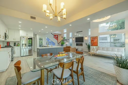 24444 Hampton Drive, Valencia CA: https://media.crmls.org/medias/e361c503-802b-419d-a2ef-39520c96355a.jpg