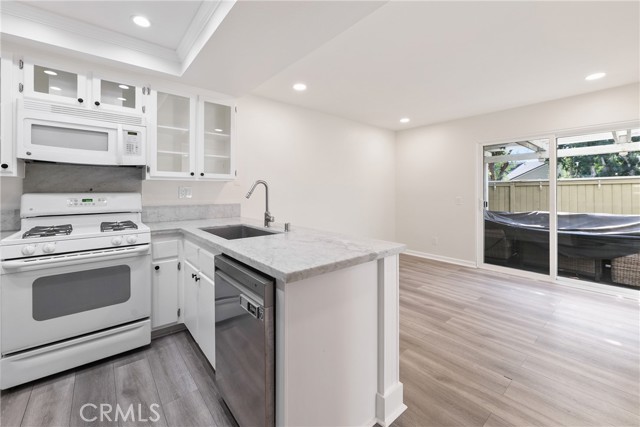 Detail Gallery Image 12 of 31 For 6180 Old Village Rd #64,  Yorba Linda,  CA 92887 - 2 Beds | 2/1 Baths