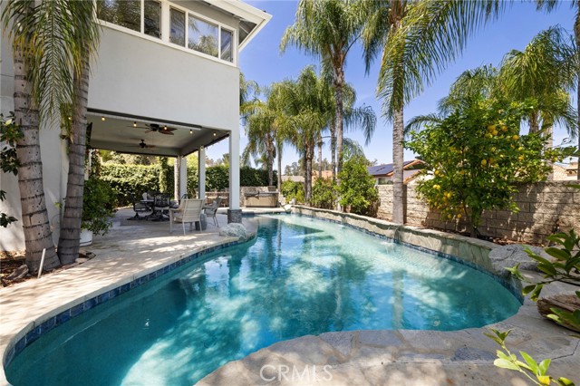 31502 Emperor Drive, Canyon Lake CA: https://media.crmls.org/medias/e362ee91-4c9a-485f-99df-18117ee9dd0b.jpg