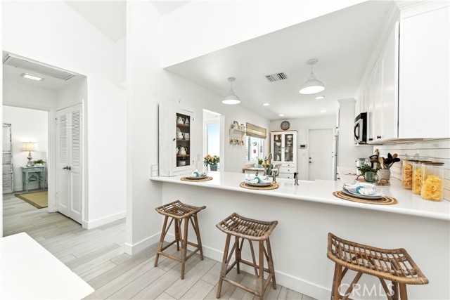 32117 Beachlake Lane, Westlake Village CA: https://media.crmls.org/medias/e3633c0e-97dd-47d6-b21d-042e672ee5de.jpg