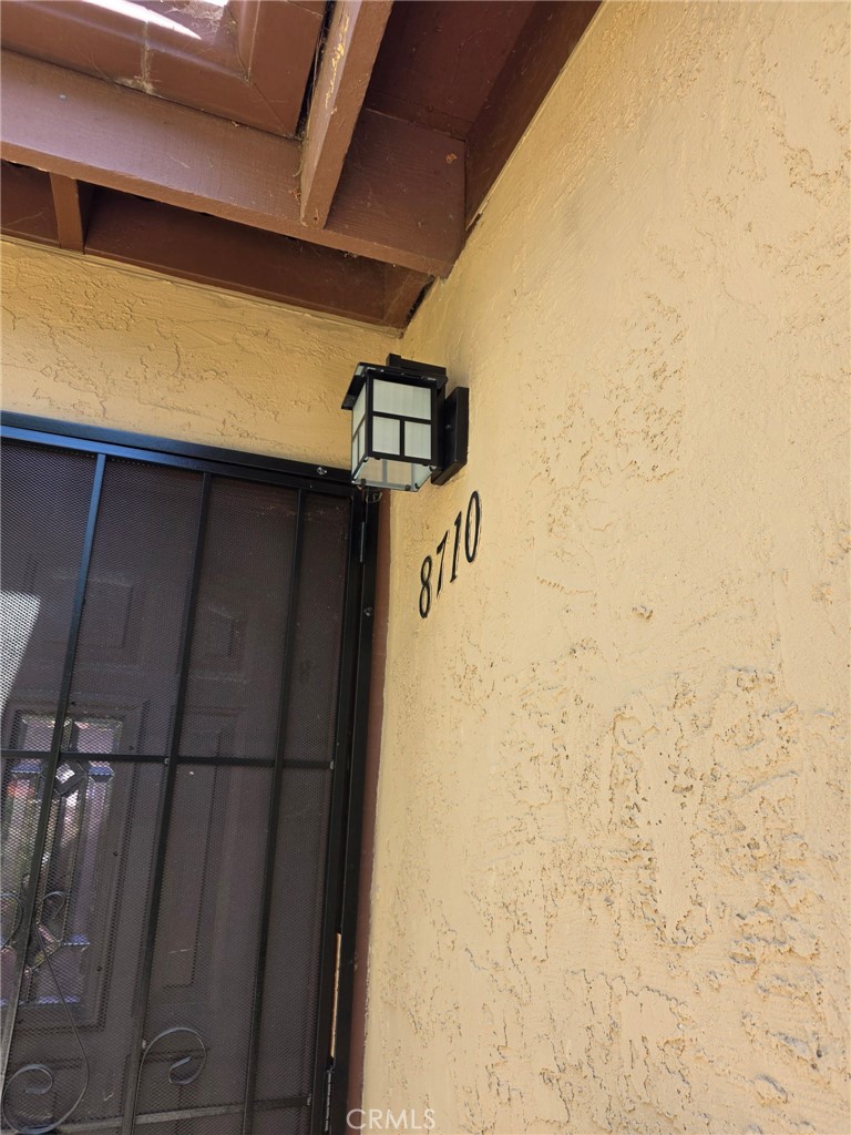 https://media.crmls.org/medias/e36355ff-65b8-4360-a4e0-e2e3aef2185d.jpg?preset=X-Large