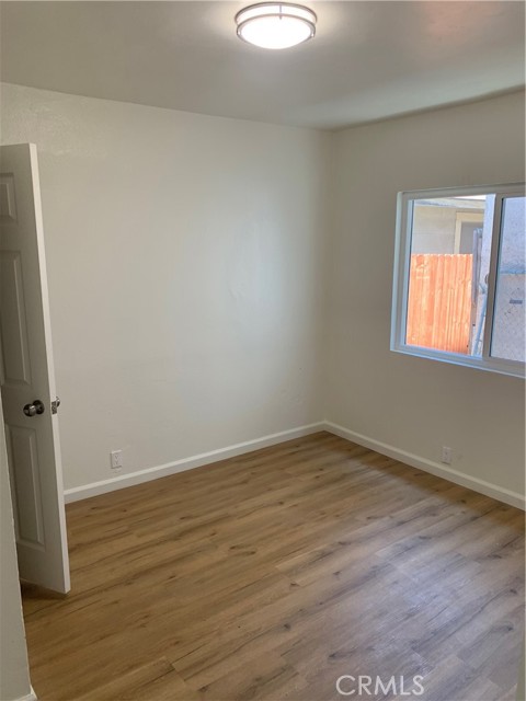 1255 Velasco, Los Angeles CA: https://media.crmls.org/medias/e3638b81-4771-4c87-babf-647644138c0e.jpg
