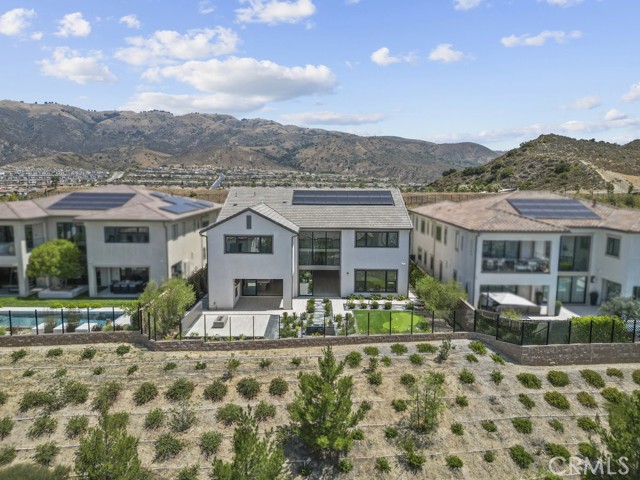 20434 W Albion Way, Porter Ranch CA: https://media.crmls.org/medias/e3658e8a-5e62-4568-a2b9-35c2c1d622d1.jpg