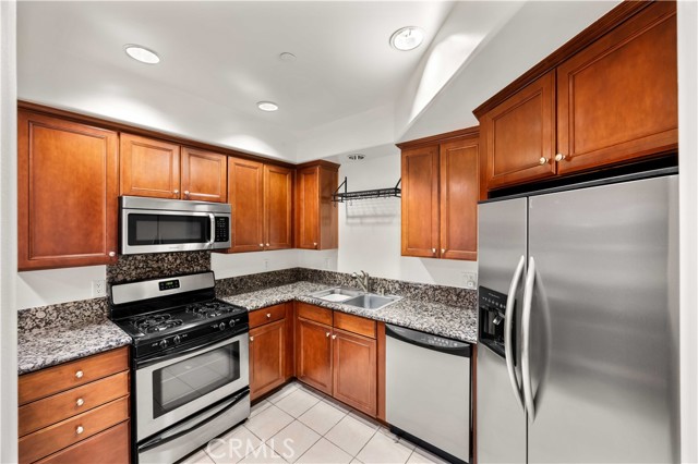 Detail Gallery Image 13 of 37 For 15206 Burbank Bld #104,  Sherman Oaks,  CA 91411 - 2 Beds | 2/1 Baths