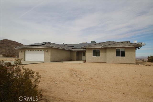 Detail Gallery Image 5 of 43 For 8207 Utah, Twentynine Palms,  CA 92277 - 4 Beds | 2/1 Baths