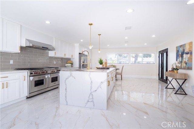 Detail Gallery Image 11 of 53 For 20133 Superior St, Chatsworth,  CA 91311 - 4 Beds | 3 Baths