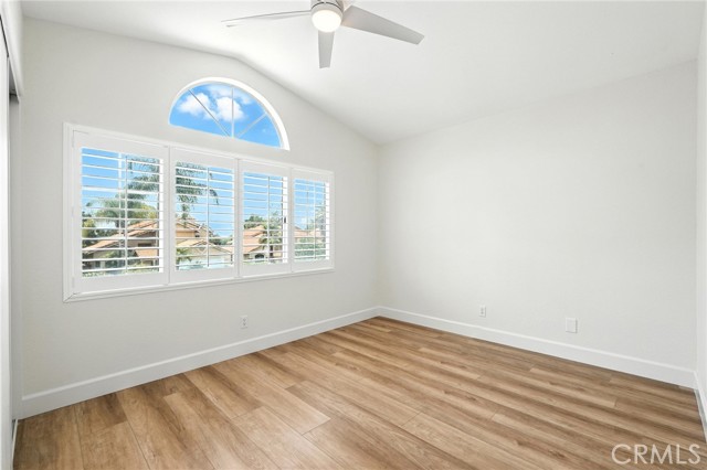 251 Royal Glen Drive, Fallbrook CA: https://media.crmls.org/medias/e3662e07-55f3-47e7-bff8-7e84b0752981.jpg