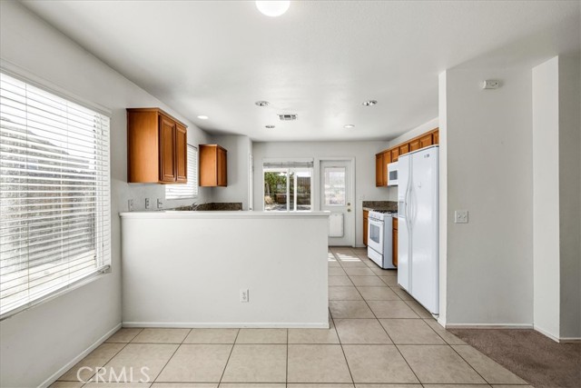 5154 Split Rock Avenue, 29 Palms CA: https://media.crmls.org/medias/e3679e24-b165-4cb8-aa58-ee84a4caa75b.jpg