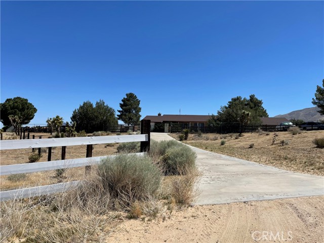 Detail Gallery Image 41 of 58 For 19574 Happy Valley, Apple Valley,  CA 92308 - 4 Beds | 3/1 Baths