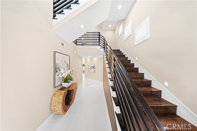 Detail Gallery Image 3 of 60 For 91 Pelican, Irvine,  CA 92618 - 4 Beds | 4/1 Baths