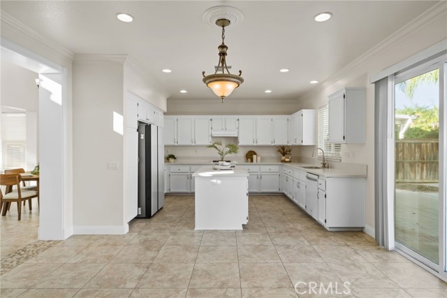 Detail Gallery Image 9 of 37 For 6124 Risingstar Dr, Corona,  CA 92880 - 4 Beds | 3 Baths