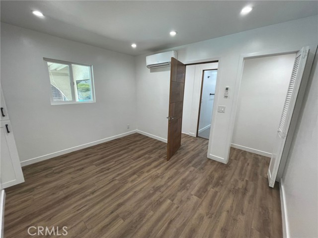 Detail Gallery Image 7 of 11 For 10053 Babbitt Ave, Northridge,  CA 91325 - 1 Beds | 1 Baths
