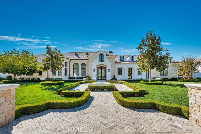 24100 HIDDEN RIDGE Road, Hidden Hills CA: https://media.crmls.org/medias/e369ac65-1c96-4fd5-adbf-0f28f2c7c3dc.jpg