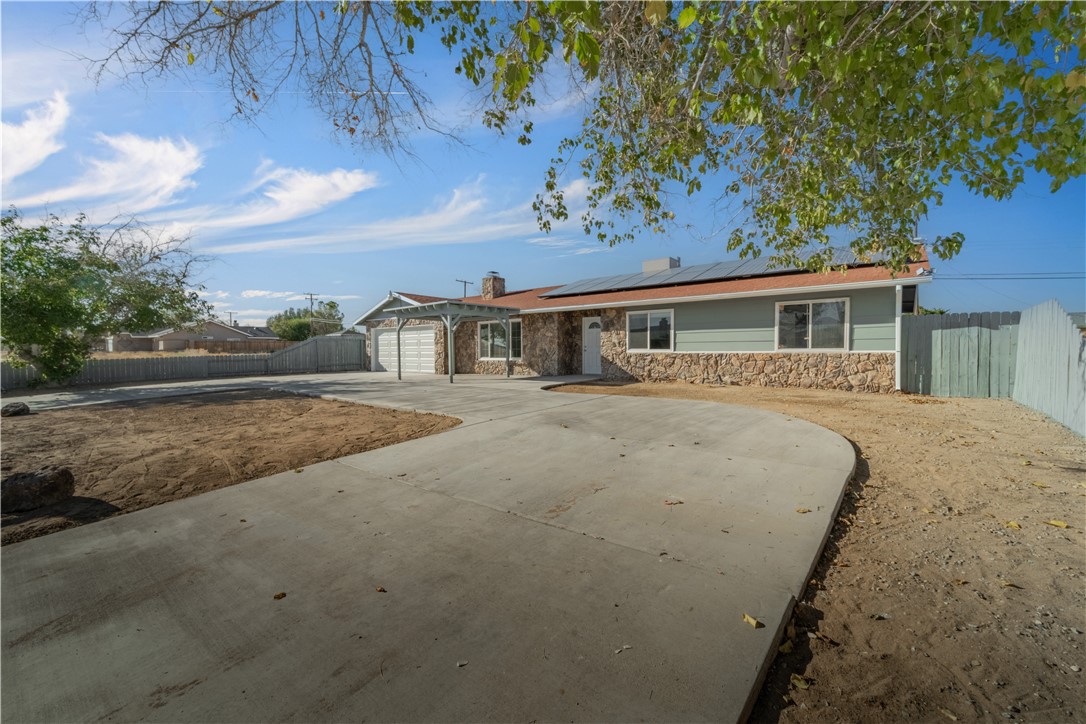 Detail Gallery Image 2 of 40 For 10717 Aspen Ave, California City,  CA 93505 - 3 Beds | 2 Baths