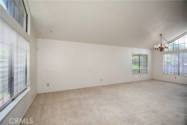 10685 Ridgefield, Moreno Valley CA: https://media.crmls.org/medias/e36a7046-b547-40cf-af68-869767d75b1a.jpg