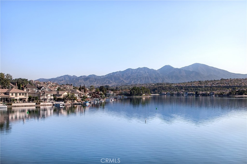 https://media.crmls.org/medias/e36b5690-136a-4bd3-acf9-7c349e3f29cd.jpg?preset=X-Large