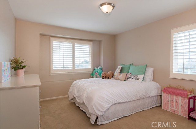 5819 Sunmist Drive, Rancho Palos Verdes, California 90275, 4 Bedrooms Bedrooms, ,2 BathroomsBathrooms,Residential,Sold,Sunmist,SB17033807