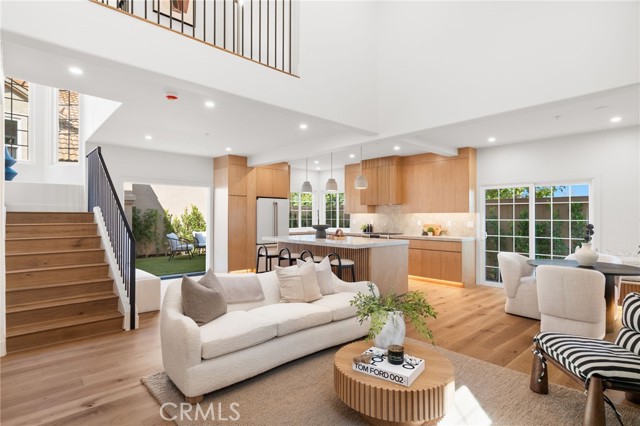 Detail Gallery Image 2 of 29 For 2116 Colina Vista Way, Costa Mesa,  CA 92627 - 3 Beds | 2/1 Baths
