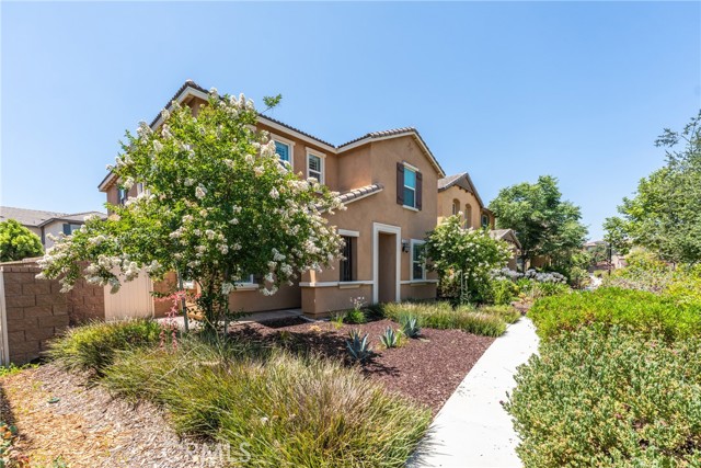 4775 S Bresse Paseo, Ontario CA: https://media.crmls.org/medias/e36c2400-5373-45bf-a784-fbc4f5ac8d6f.jpg