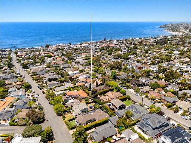 620 Brooks Street, Laguna Beach CA: https://media.crmls.org/medias/e36c3a7b-8846-43d0-b41a-3638434aa7f1.jpg