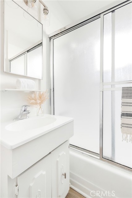 Detail Gallery Image 15 of 27 For 130 43rd, Newport Beach,  CA 92663 - – Beds | – Baths