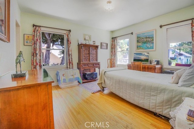 2270 E Orange Grove Boulevard, Pasadena CA: https://media.crmls.org/medias/e36e94b7-aebb-402b-856d-55c6d0a3c8e3.jpg