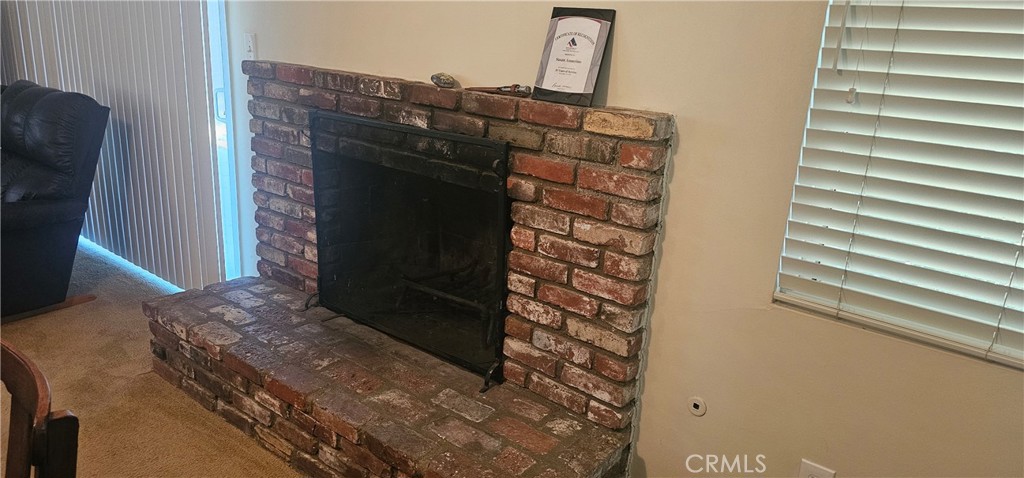 https://media.crmls.org/medias/e36eb2ed-f839-43e8-8053-9f333e49e2e7.jpg?preset=X-Large