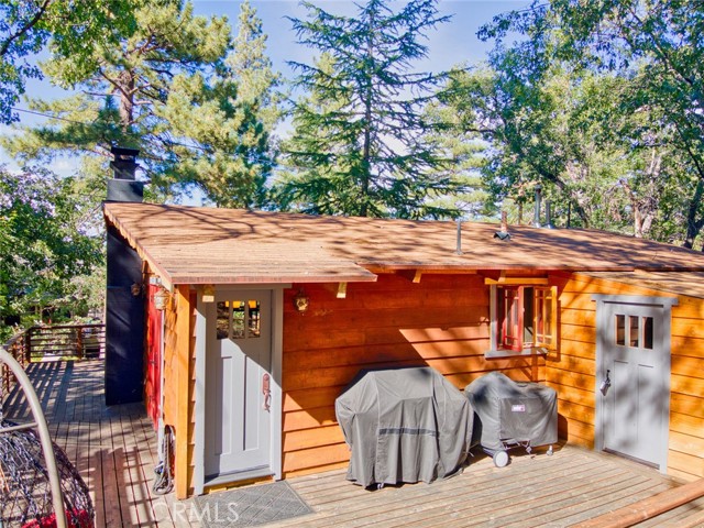 5475 Acorn Trail, Wrightwood CA: https://media.crmls.org/medias/e36f2483-ad71-4854-911d-988d2eb4b639.jpg
