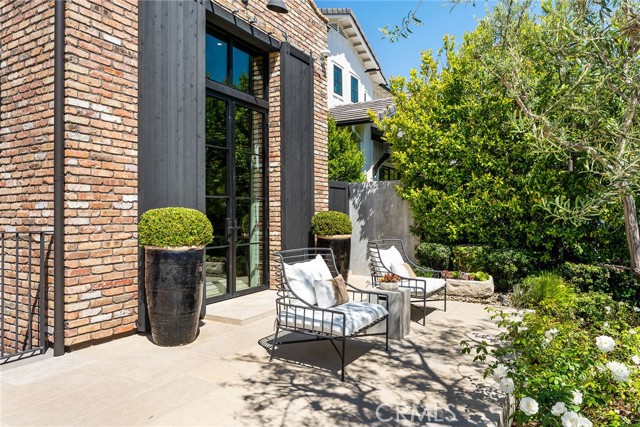 1831 Newport Hills E Drive, Newport Beach CA: https://media.crmls.org/medias/e36f29ae-7de0-4bb5-a5df-64ce96c23e7c.jpg