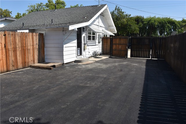 231 W Railway Street, San Dimas CA: https://media.crmls.org/medias/e36fa830-8b3e-498b-9b1f-fae9a7e8ddd9.jpg