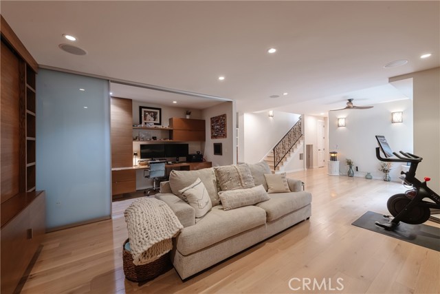 351 30th Street, Hermosa Beach, California 90254, 4 Bedrooms Bedrooms, ,3 BathroomsBathrooms,Residential,For Sale,30th,SB25124501