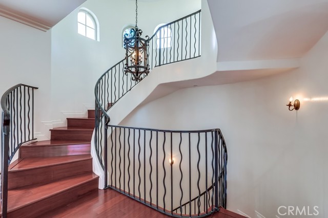 512 N Juanita Avenue, Redondo Beach CA: https://media.crmls.org/medias/e3701ae6-532f-41c5-9f1c-8d011cb8c7c4.jpg