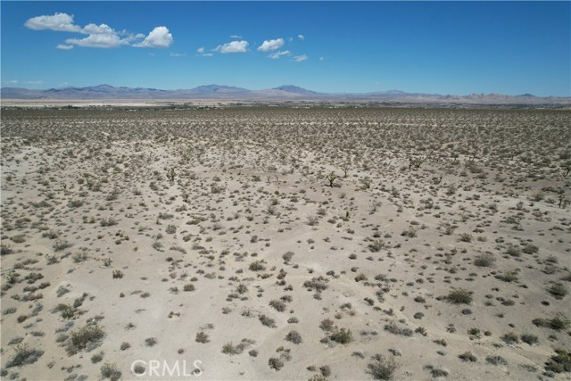 769 Meridian Road, Lucerne Valley CA: https://media.crmls.org/medias/e3715b50-d321-4387-840c-4d2494b502b0.jpg