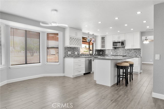 21978 Mojave Street, Apple Valley CA: https://media.crmls.org/medias/e37185ba-dca4-4cd3-942c-9fe4582c551e.jpg