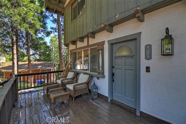 Detail Gallery Image 4 of 33 For 905 Jungfrau, Crestline,  CA 92325 - 2 Beds | 1/1 Baths